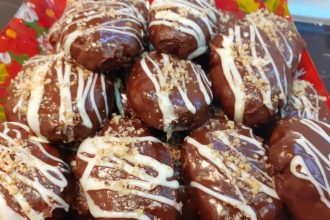 Δίχρωμα σοκολατένια μελομακάρονα