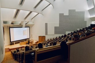 Τέλος οι αιώνιοι φοιτητές: Αυτόματη διαγραφή στα 6 χρόνια – Οι εξαιρέσεις και πότε δίνεται παράταση