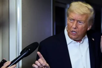 Ο Τραμπ απειλεί τη Χαμάς: «Αν δεν αφοπλιστούν θα το κάνουμε εμείς και θα συμβεί γρήγορα και βίαια»