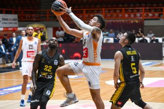 Greek Basketball League: «Ποδαρικό» στις νίκες ο Προμηθέας, 93-88 το Μαρούσι