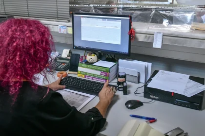 Επιχειρήσεις και πολίτες αδυνατούν να πληρώσουν τα χρέη τους - Τεράστιες οι οφειλές προς την Εφορία