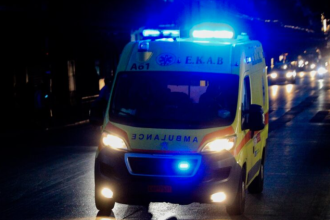 Τροχαίο δυστύχημα με δύο νεκρούς τα ξημερώματα - Η μηχανή "καρφώθηκε" σε κιγκλίδωμα