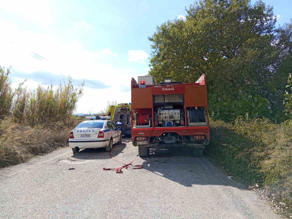 Ανατροπή οχήματος κοντά στη γέφυρα του Αχελώου - Βαριά τραυματίας ο οδηγός (ΦΩΤΟ)