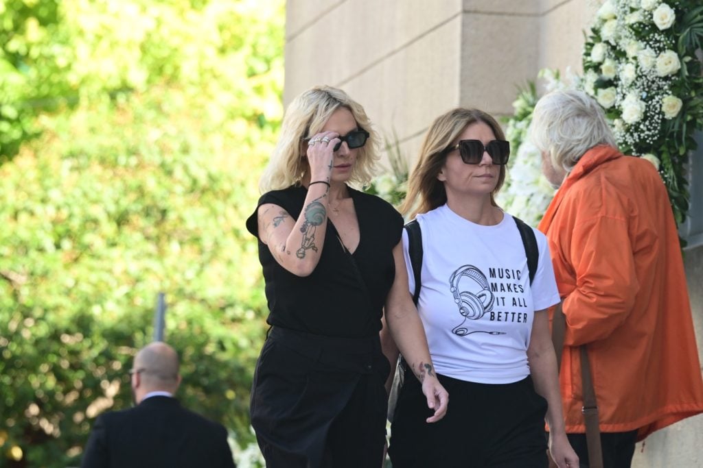 Η Ελλάδα αποχαιρέτησε τον Διονύση Σαββόπουλο - Με τη «Συννεφούλα» και χειροκροτήματα το τελευταίο αντίο στον μεγάλο τραγουδοποιό (ΦΩΤΟ & ΒΙΝΤΕΟ)