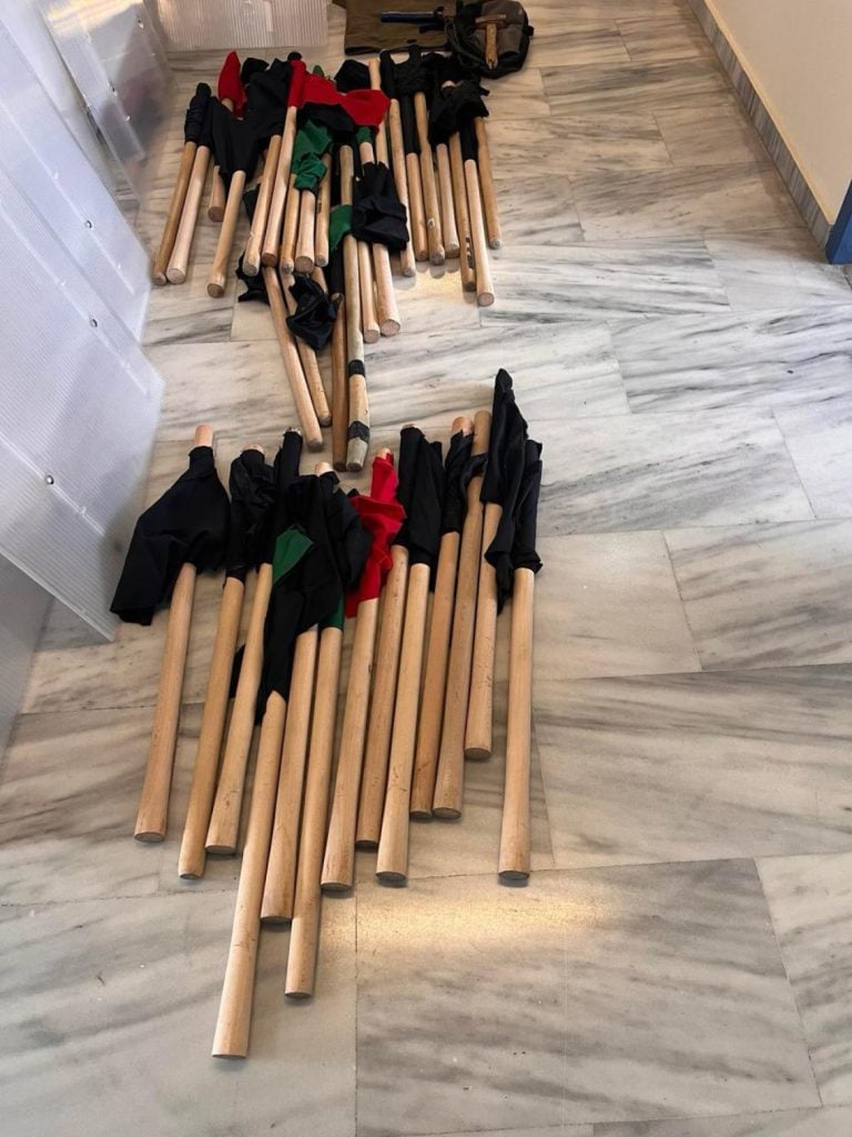 Ηράκλειο: Έξι συλλήψεις για την επίθεση στον Μάκη Βορίδη- Βρέθηκαν καδρόνια, σφυριά και μάσκες  στην κατάληψη του «Ευαγγελισμού»