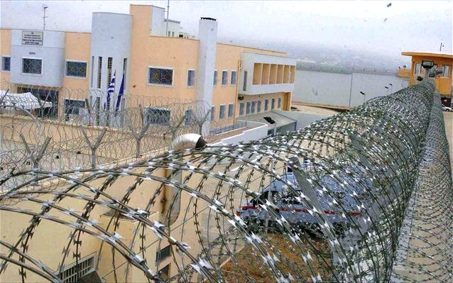 Κρατούμενος μεταφέρθηκε από την Πάτρα στις φυλακές Δομοκού με το στομάχι γεμάτο φακελάκια με ναρκωτικά!
