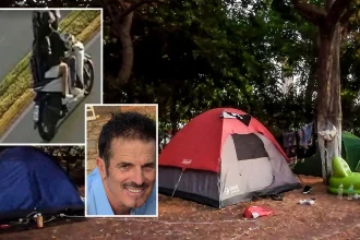 Φοινικούντα: Το τηλεφώνημα που δείχνει τρίτο εμπλεκόμενο - Οι 22χρονοι τον κάλεσαν μόλις έφτασαν έξω από το κάμπινγκ - Στη ΓΑΔΑ ο ανιψιός του θύματος