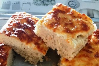 Σκορδόψωμο με μοτσαρέλα