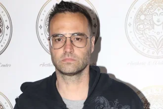 Κώστας Φραγκολιάς: «Συνήθως δέχομαι φλερτ από άνδρες, έχουν ξεφύγει λίγο τα αγόρια»