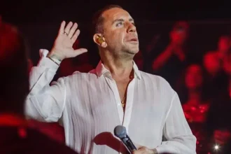 Γιώργος Μαζωνάκης: «Έμαθα να αγαπώ και να εκτιμώ τη φωνή μου στα 50»
