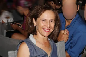 Η Γιούλη Τσαγκαράκη για τον ρόλο της ως ίντερσεξ άτομο στην σειρά «Σέρρες» – «Δεν με πειράζουν τα αρνητικά σχόλια, μένω στα θετικά»