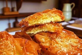 Τσαλακωτή τυρόπιτα