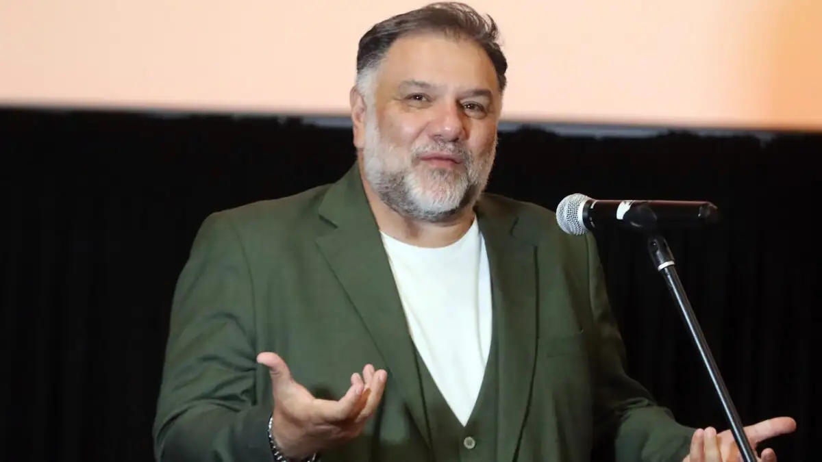 Γρηγόρης Αρναούτογλου: «Ήμουν τόσο θρησκόληπτος που δεν είχα ερωτικές επαφές κάθε Τετάρτη και Παρασκευή»