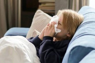 Κρυολόγημα, γρίπη ή Covid - Πώς να τα ξεχωρίσετε και να αποφύγετε τα χειρότερα