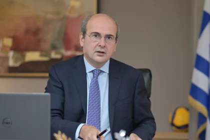 Κ. Χατζηδάκης: Τα μνημεία των ηρώων δεν είναι χώροι για διαμαρτυρίες