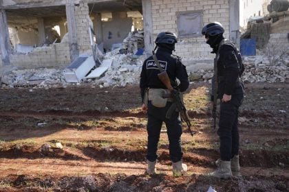 Η Βρετανία αφαίρεσε τη Χαγιάτ Ταχρίρ αλ Σαμ από τον κατάλογο των τρομοκρατικών οργανώσεων