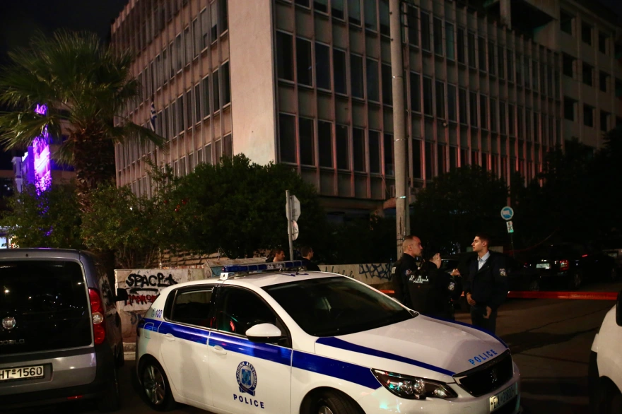 Έκρηξη έξω από παράρτημα του υπουργείου Αγροτικής Ανάπτυξης στη Λεωφόρο Συγγρού