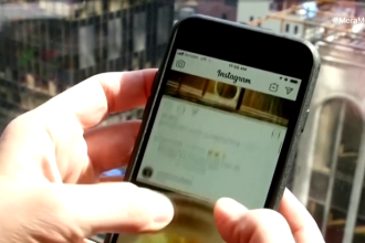 Κατάχρηση της οθόνης στα παιδιά: Μία μάστιγα που “καταστρέφει” την όραση στα επτά στα δέκα παιδιά