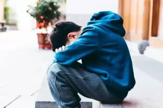 Πάτρα: «17 χρόνια τον φρόντιζα, δεν μπορώ άλλο»! Τι λέει η μητέρα που εγκατέλειψε το παιδί της με αυτισμό