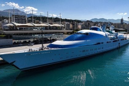 Στο λιμάνι της Πάτρας το τεράστιο σκάφος του Εμίρη του Άμπου Ντάμπι - Δείτε εντυπωσιακές εικόνες