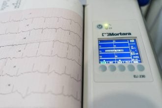 Καρδιολογικό ιατρείο λειτουργούσε χωρίς άδεια στην Κάτω Αχαΐα, με υπεύθυνους ...ειδικευόμενο γιατρό και νοσηλεύτρια - Τι δηλώνει η Άννα Μαστοράκου