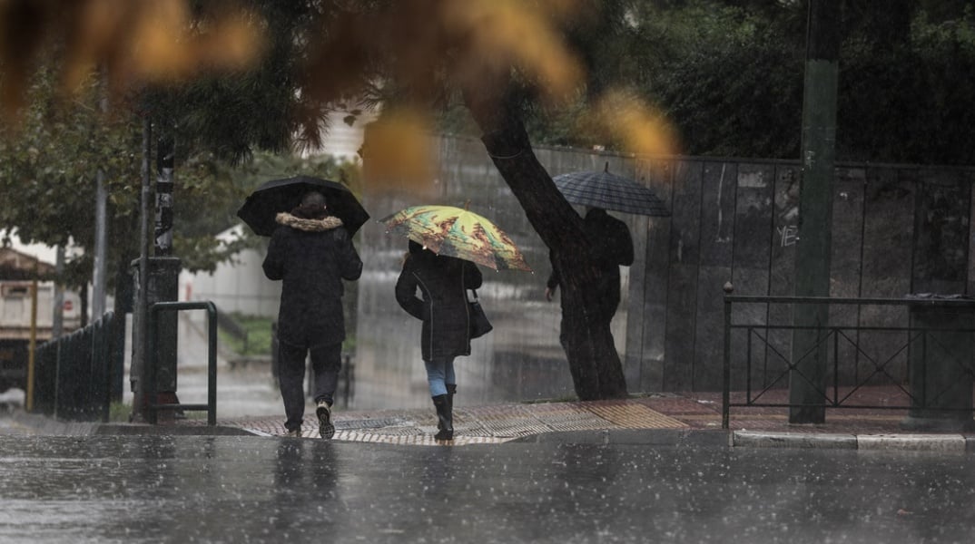 Καιρός τύπου «ανάποδο Π» φέρνει καταιγίδες μέχρι την Πέμπτη - Καλοκαίρι από Παρασκευή