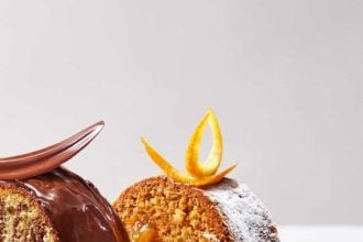 Κέικ με γέμιση μαρμελάδα πορτοκαλιού