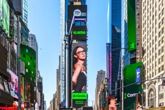 Klavdia: Η φήμη της έφτασε στη Νέα Υόρκη – Μπήκε σε banner του Spotify στην Times Square