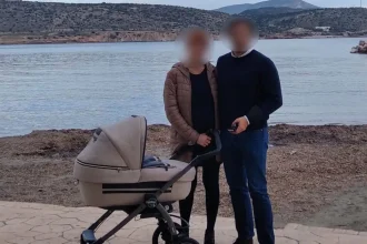 Κορωπί: «Δεν έμοιαζε με γυναίκα που είναι καλά με τον σύντροφό της» λέει φίλος του ζευγαριού για την 40χρονη που ξυλοκοπήθηκε