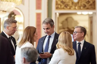 Πανευρωπαϊκή αμυντική θωράκιση προωθούν οι Βρυξέλλες ως απάντηση στην Ρωσία – Δεκτή η θέση της Ελλάδας στην Σύνοδο Κορυφής