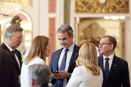 Πανευρωπαϊκή αμυντική θωράκιση προωθούν οι Βρυξέλλες ως απάντηση στην Ρωσία – Δεκτή η θέση της Ελλάδας στην Σύνοδο Κορυφής