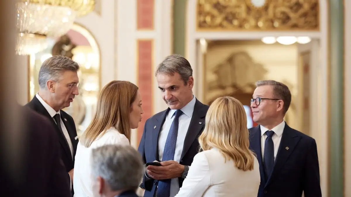 Πανευρωπαϊκή αμυντική θωράκιση προωθούν οι Βρυξέλλες ως απάντηση στην Ρωσία – Δεκτή η θέση της Ελλάδας στην Σύνοδο Κορυφής