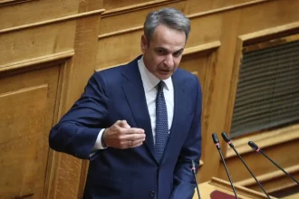 Μητσοτάκης: «Καρφί» για Καραμανλή και Σαμαρά με τους «ψευτοπατριώτες του καναπέ» και πυρά στην αντιπολίτευση