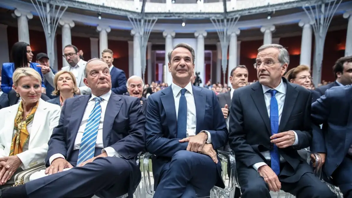 Πως έρχονται "κοντά" Μητσοτάκη - Καραμανλής - Σαμαράς