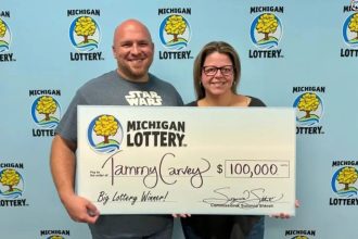 Γυναίκα στο Μίσιγκαν κέρδισε 100.000 δολάρια με αριθμούς που της πρότεινε το ChatGPT