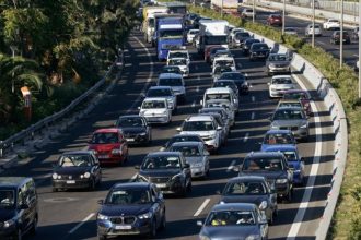 ΑΑΔΕ: Χιλιάδες «ραβασάκια» για ανασφάλιστα οχήματα και τέλη κυκλοφορίας - Έρχονται "τσουχτερά" πρόστιμα