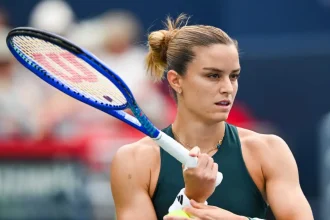 Η Μαρία Σάκκαρη αποκλείστηκε από τη Λέιλα Φερνάντες με 2-0 σετ στο τουρνουά του Τόκιο