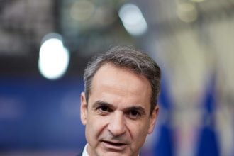 Στη Θεσσαλονίκη για τη στρατιωτική παρέλαση ο Κυριάκος Μητσοτάκης