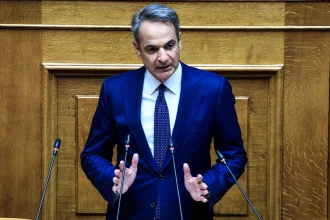 Μητσοτάκης: Ο Άγνωστος Στρατιώτης είναι ένας ιερός χώρος συνύπαρξης, δεν ανήκει σε καμία κυβέρνηση και σε κανένα κόμμα - LIVE