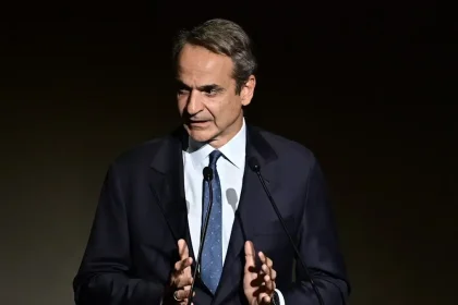 Κυριάκος Μητσοτάκης: Στο υπουργείο Εθνικής Άμυνας η προστασία του μνημείου του Αγνώστου Στρατιώτη