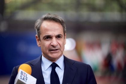 Μητσοτάκης στο Politico: Ένας κοινός μηχανισμός δανεισμού στην ΕΕ θα μπορούσε να υποστηρίξει τα αμυντικά έργα