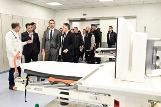 Μητσοτάκης από το «Αττικόν»: Το ΕΣΥ αλλάζει προς όφελος των ασθενών, των γιατρών και του προσωπικού