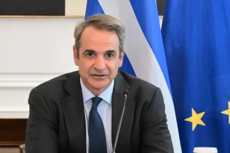 Μητσοτάκης: Κραυγαλέα fake news της αντιπολίτευσης περί γενικευμένης επιβολής της 13ωρης εργασίας - Ο νέος νόμος ωφελεί τους εργαζόμενους