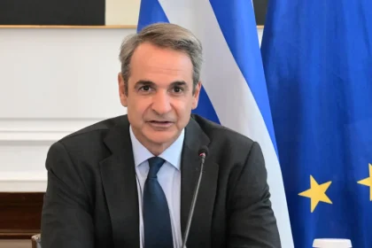 Μητσοτάκης: Κραυγαλέα fake news της αντιπολίτευσης περί γενικευμένης επιβολής της 13ωρης εργασίας - Ο νέος νόμος ωφελεί τους εργαζόμενους