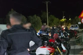 Μέγαρα: Έφοδος της αστυνομίας σε παράνομους αγώνες μηχανών – Το διαδικτυακό κάλεσμα και τα πρόστιμα