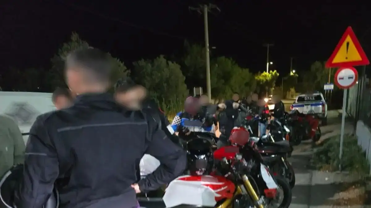 Μέγαρα: Έφοδος της αστυνομίας σε παράνομους αγώνες μηχανών – Το διαδικτυακό κάλεσμα και τα πρόστιμα