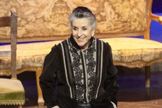 Νένα Μεντή: «Γι’ αυτό με λένε ξινή, πικρή και σκληρή, δεν σήκωσα μύγα στο σπαθί μου»