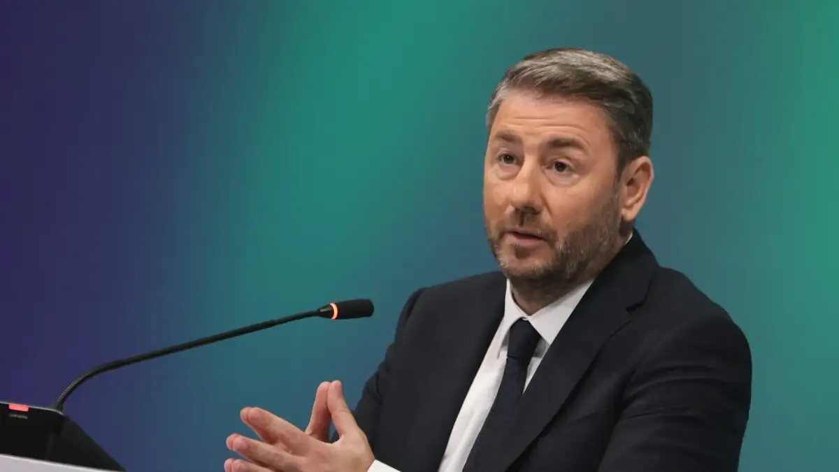 Άνοιγμα ΠΑΣΟΚ σε συνεργασίες για να αντιμετωπίσει τα σενάρια περί κόμματος του Αλέξη Τσίπρα