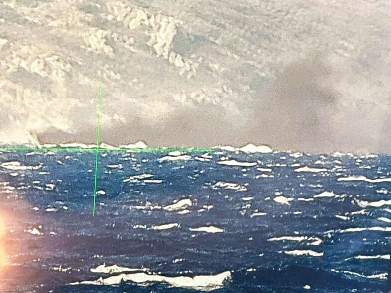 Πατρινοί και Αιγιώτης κομάντο του Λιμενικού, πρωταγωνιστές σε διάσωση 6 Ρώσων ναυαγών στη Σύμη (ΦΩΤΟ)