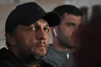 Πάνος Ρούτσι για το Μνημείο του Αγνώστου Στρατιώτη: «Θέλουν να μας διώξουν, να σβήσουν τα ονόματα των θυμάτων των Τεμπών»